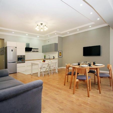 Perfect Spacious Apartment 356 Almaty Eksteriør billede