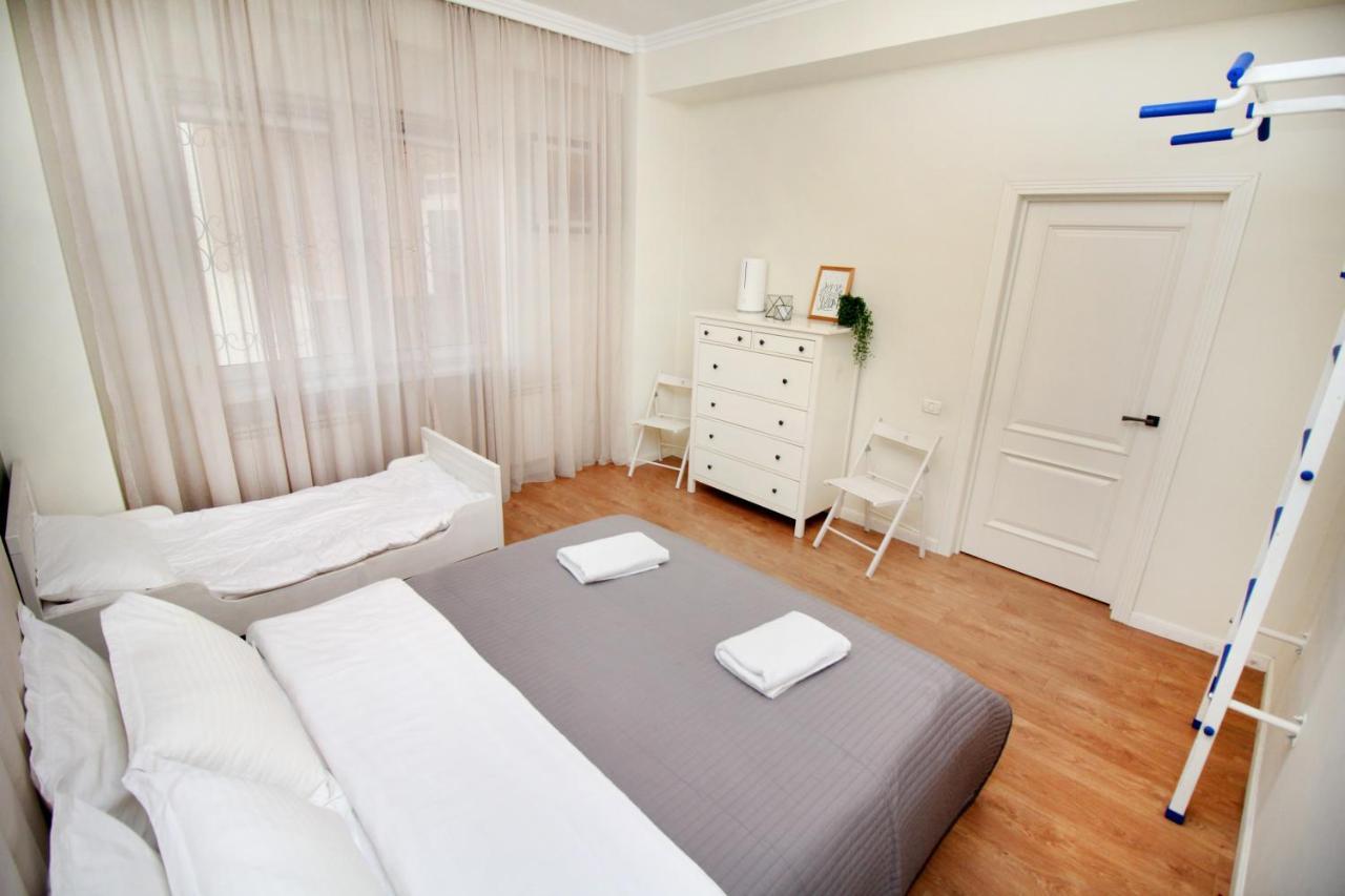 Perfect Spacious Apartment 356 Almaty Eksteriør billede