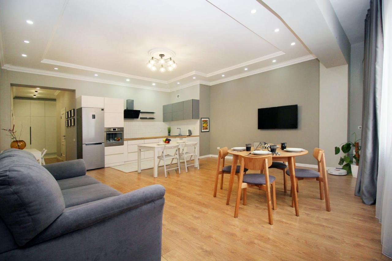Perfect Spacious Apartment 356 Almaty Eksteriør billede